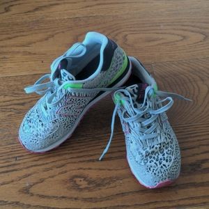 Kids 574 New Balance Sneakers  🐆